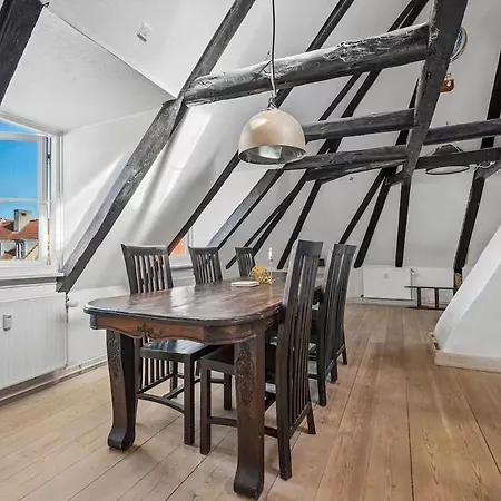 Апартаменты Rustic Loft In The Historic Centre